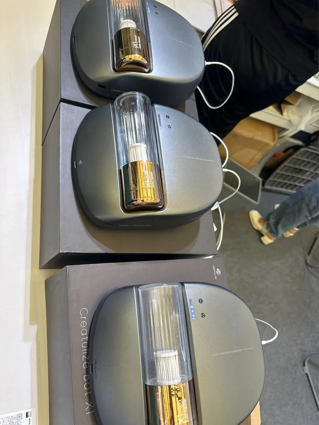 New Design Robot Vacuum Automatic Pet Hair Cleaning Strong Suction Smart Path Vacuum Cleaner For Pet Families